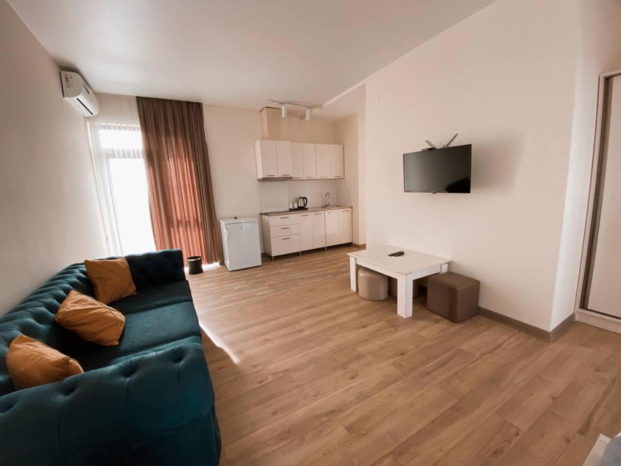 Gg Aparthotel Batumi Exterior photo