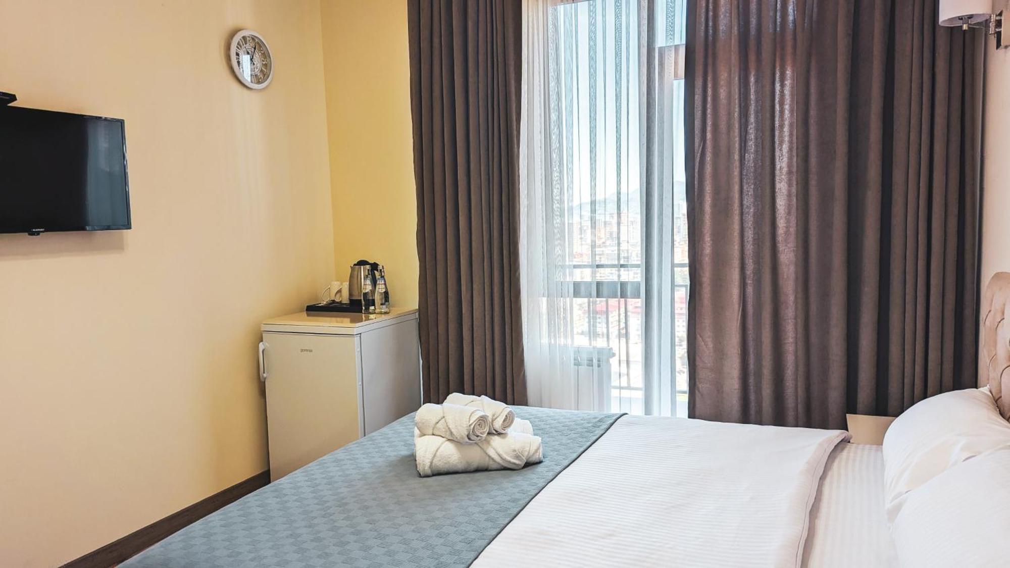 Gg Aparthotel Batumi Exterior photo