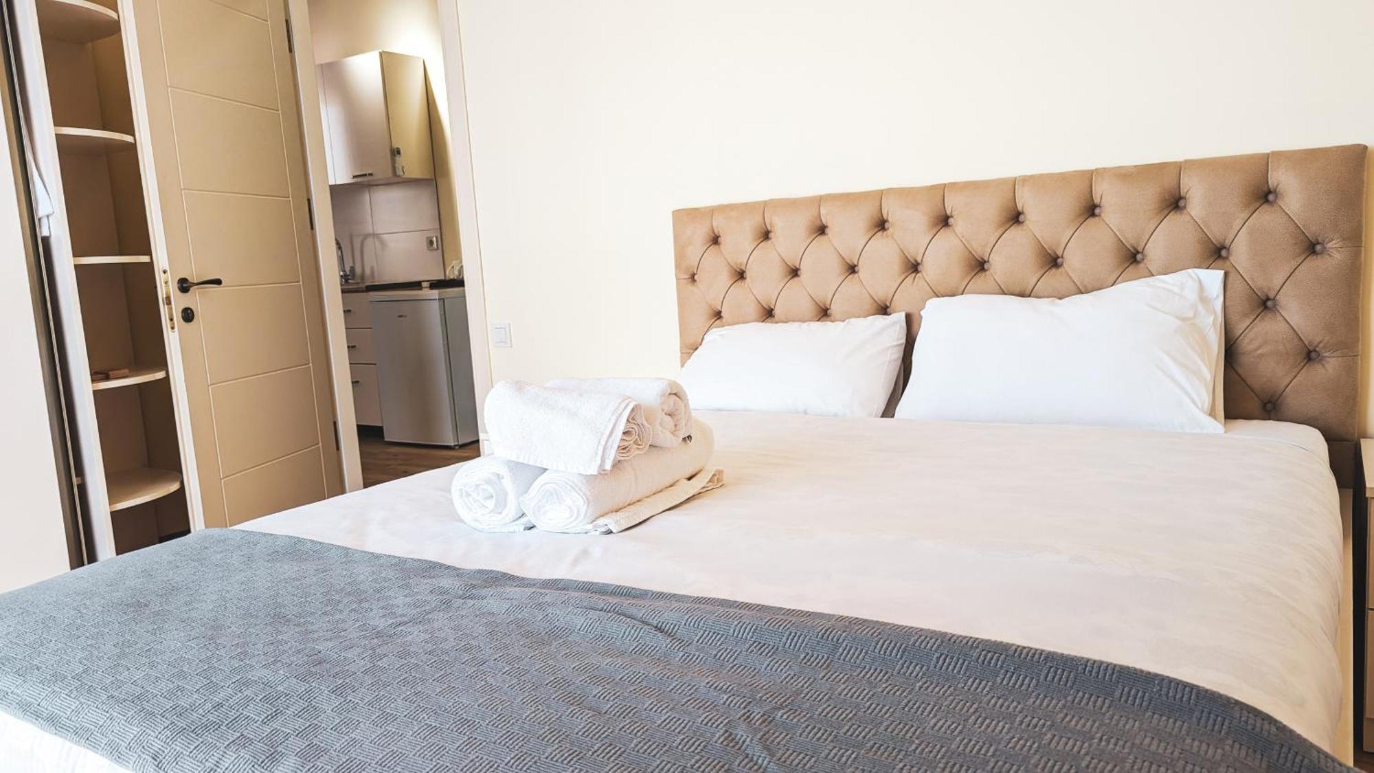 Gg Aparthotel Batumi Exterior photo